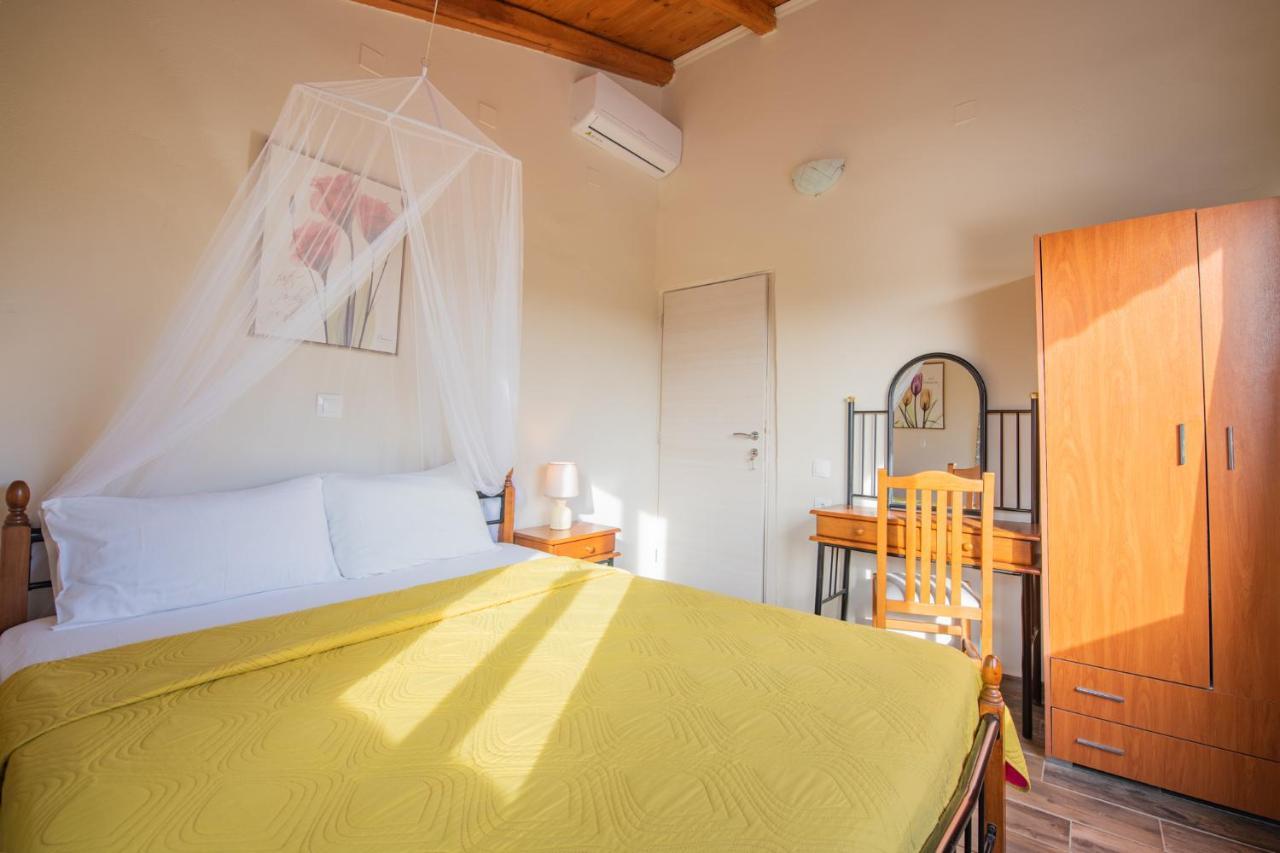 Vila Stelios Stone House Sinarades Kouramádes Exteriér fotografie